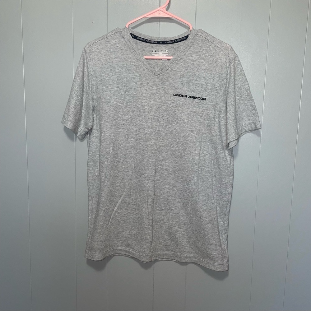 Under Armour Men’s Gray Loose Coupe Tee Shirt Medium